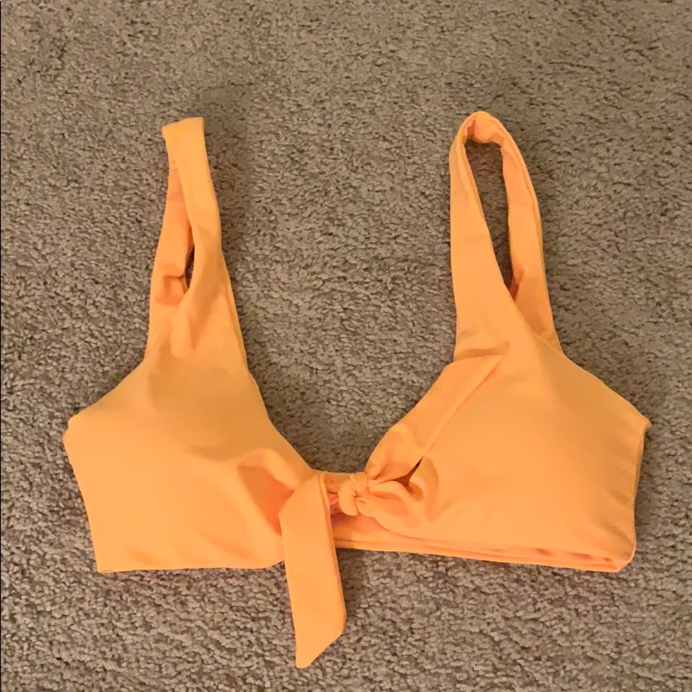 Bathing suits - Picture 6 of 7